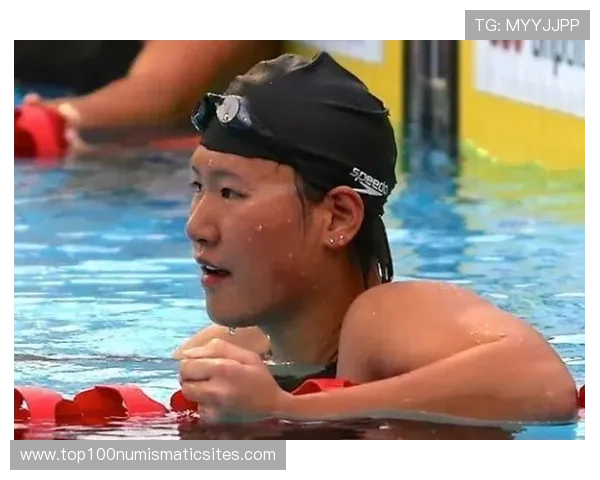 叶诗文家里到底开什么玩笑？游泳池边还带私人厨师？