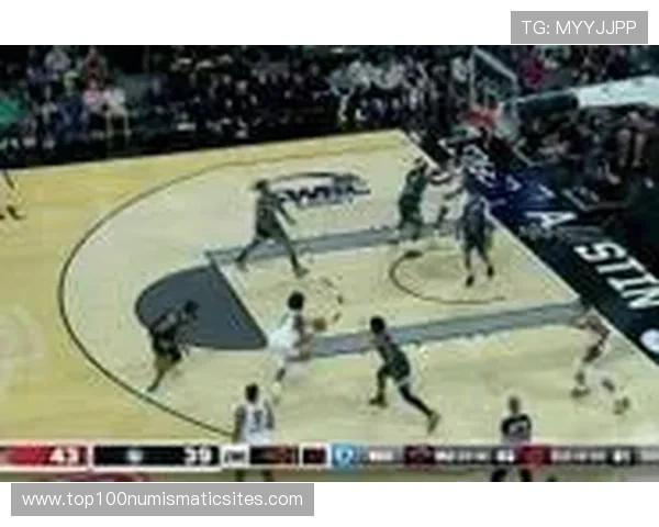 莫兰特利用持球突破冲击篮筐，通过禁区杀伤持续优化得分结构